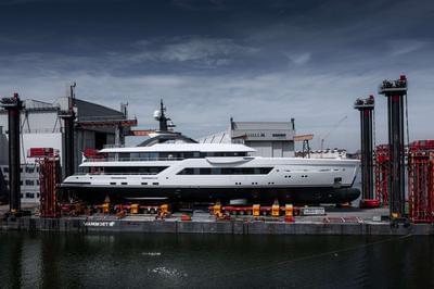 <b>Галерея</b>  Amels Limited Editions 60 Entourage 