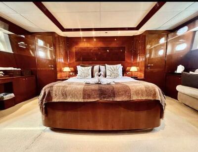 <b>Галерея интерьеров</b>  Azimut 100 Jumbo Garí 