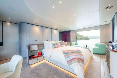  Azimut 35 METRI Africa One  <b>Interior Gallery</b>