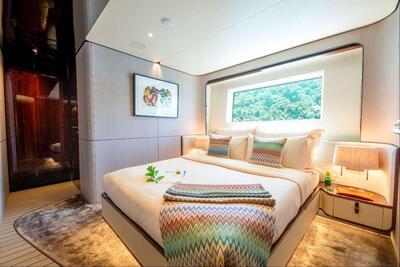  Azimut 35 METRI Africa One  <b>Interior Gallery</b>