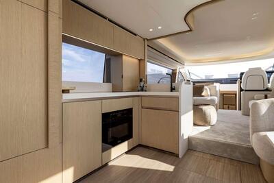 <b>Галерея интерьеров</b>  Azimut 62 FLYBRIDGE 