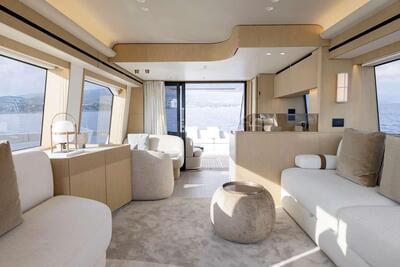 <b>Галерея интерьеров</b>  Azimut 62 FLYBRIDGE 