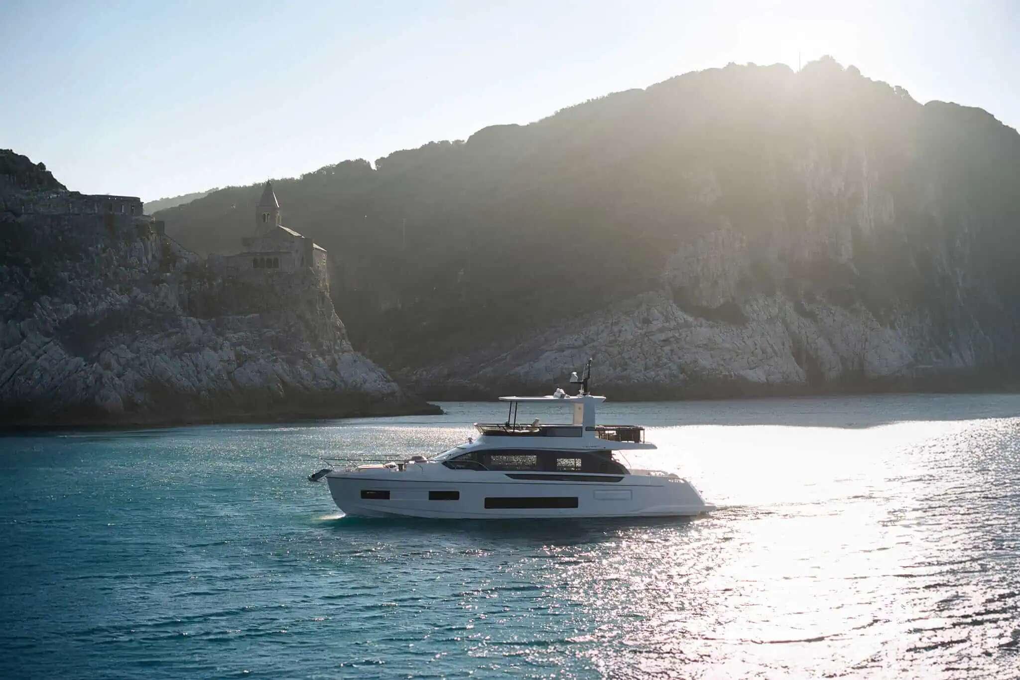 <b>Галерея</b>  Azimut 62 FLYBRIDGE 