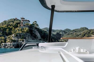 <b>Галерея</b>  Azimut 68 FLYBRIDGE Crimson 