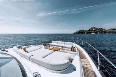 <b>Галерея</b>  Azimut 68 FLYBRIDGE Crimson 