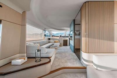 <b>Галерея интерьеров</b>  Azimut 68 FLYBRIDGE Crimson 