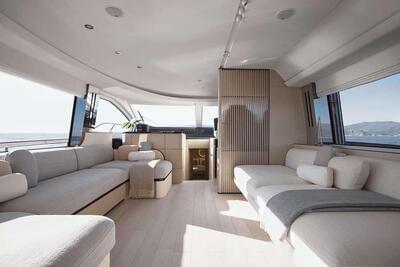 <b>Галерея интерьеров</b>  Azimut 68 FLYBRIDGE Crimson 