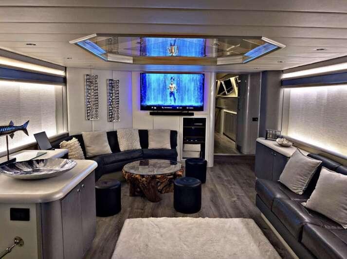 Azimut 71 Extended Runaway