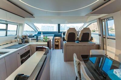 <b>Галерея интерьеров</b>  Azimut 72 FLYBRIDGE Atlantis 