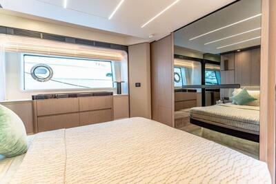 <b>Галерея интерьеров</b>  Azimut 72 FLYBRIDGE Atlantis 