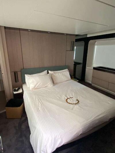 <b>Галерея интерьеров</b>  Azimut 72 FLYBRIDGE Goldinia 