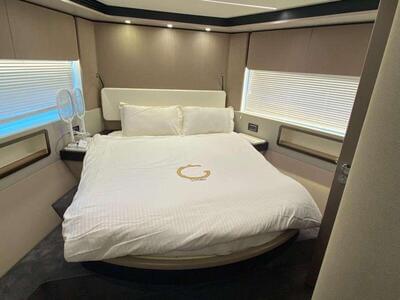 <b>Галерея интерьеров</b>  Azimut 72 FLYBRIDGE Goldinia 