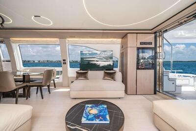 <b>Галерея интерьеров</b>  Azimut 72 FLYBRIDGE Prom Date 