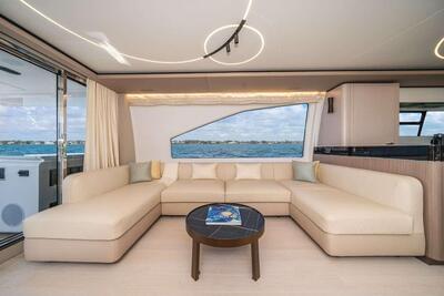 <b>Галерея интерьеров</b>  Azimut 72 FLYBRIDGE Prom Date 