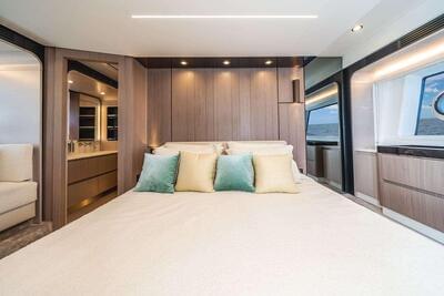 <b>Галерея интерьеров</b>  Azimut 72 FLYBRIDGE Prom Date 