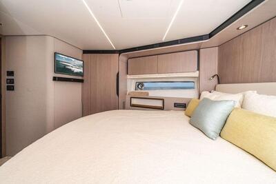 <b>Галерея интерьеров</b>  Azimut 72 FLYBRIDGE Prom Date 