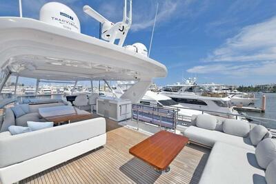 <b>Галерея</b>  Azimut 72 FLYBRIDGE Slainte 