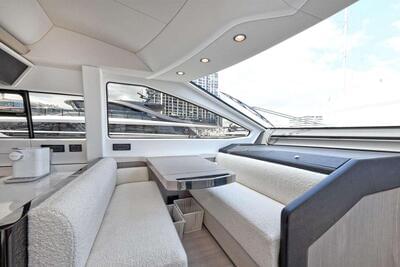 <b>Галерея интерьеров</b>  Azimut 72 FLYBRIDGE Slainte 