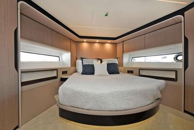 <b>Галерея интерьеров</b>  Azimut 72 FLYBRIDGE Slainte 