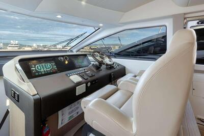 <b>Галерея интерьеров</b>  Azimut 72 FLYBRIDGE Solstice 