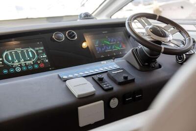 <b>Галерея интерьеров</b>  Azimut 72 FLYBRIDGE Solstice 