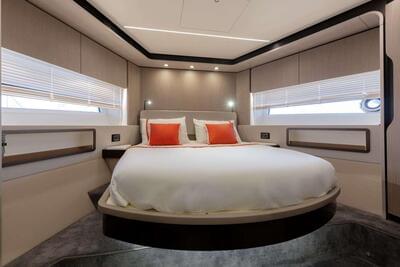 <b>Галерея интерьеров</b>  Azimut 72 FLYBRIDGE Solstice 