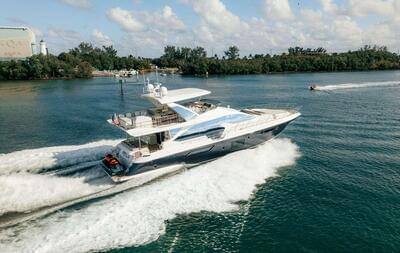 <b>Галерея</b>  Azimut 72 FLYBRIDGE Venture 