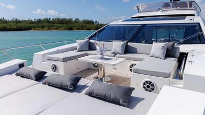  Azimut 77S Devenzo  <b>Exterior Gallery</b>