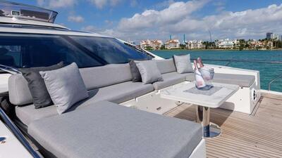  Azimut 77S Devenzo  <b>Exterior Gallery</b>