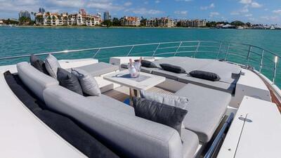  Azimut 77S Devenzo  <b>Exterior Gallery</b>