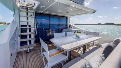  Azimut 77S Devenzo  <b>Exterior Gallery</b>