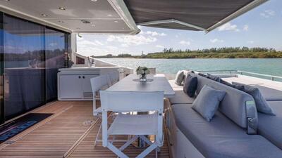  Azimut 77S Devenzo  <b>Exterior Gallery</b>