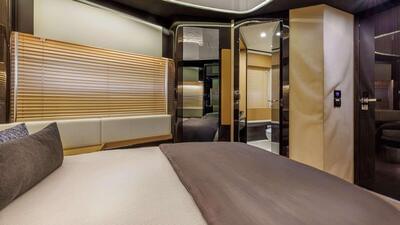  Azimut 77S Devenzo  <b>Interior Gallery</b>