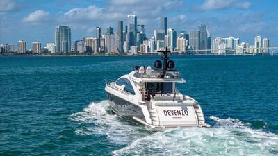  Azimut 77S Devenzo  <b>Exterior Gallery</b>