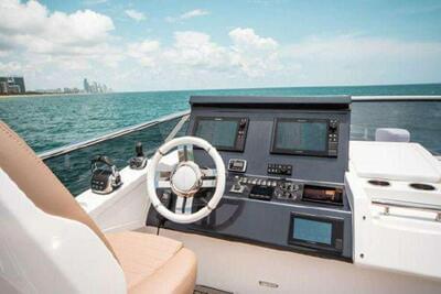 <b>Галерея</b>  Azimut 77S Fantastic 