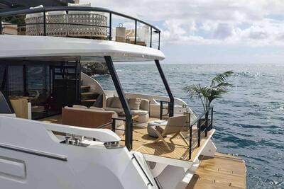 <b>Галерея</b>  Azimut 82 FLYBRIDGE 