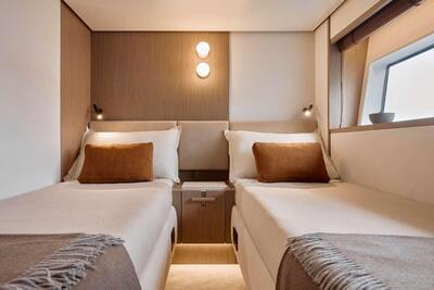 <b>Галерея интерьеров</b>  Azimut 82 FLYBRIDGE 