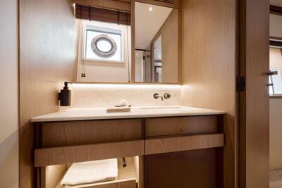 <b>Галерея интерьеров</b>  Azimut 82 FLYBRIDGE 