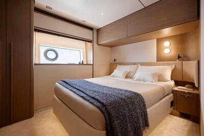 <b>Галерея интерьеров</b>  Azimut 82 FLYBRIDGE 