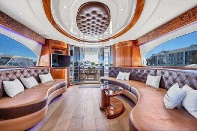 <b>Галерея интерьеров</b>  Azimut 85 Ultimate Elizee 