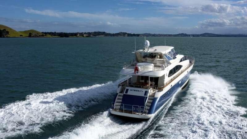 <b>Галерея</b>  Azimut 85 Ultimate Integrity 