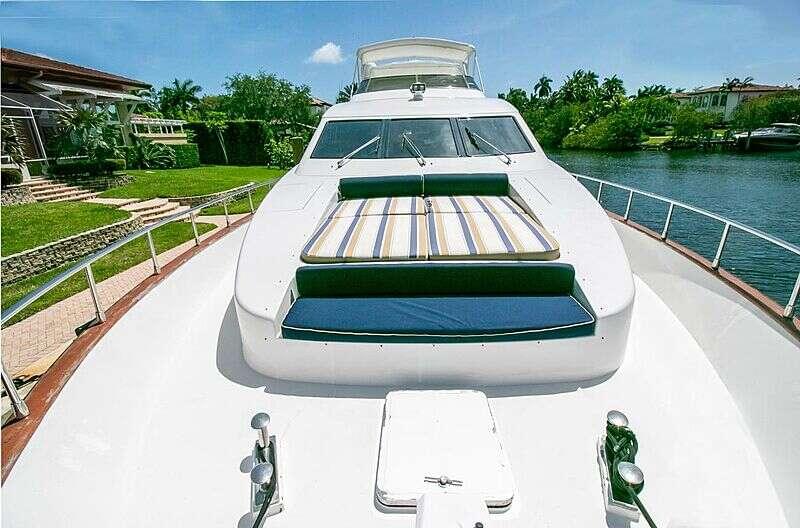  Azimut Custom Almar  <b>Exterior Gallery</b>