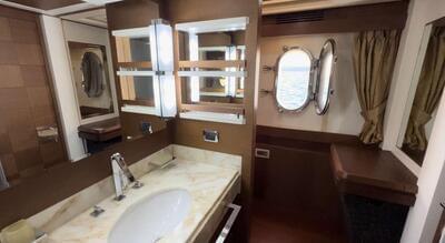  Azimut GRANDE 105 Camy Ed  <b>Interior Gallery</b>