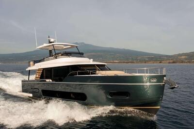 <b>Галерея</b>  Azimut Magellano 60 