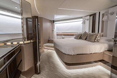 <b>Галерея интерьеров</b>  Azimut S7 Candelaria 