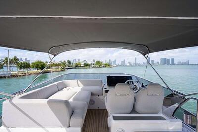  Azimut S7 Crimson  <b>Exterior Gallery</b>