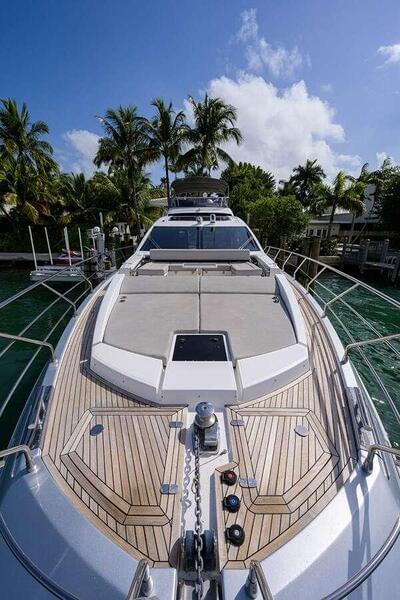  Azimut S7 Crimson  <b>Exterior Gallery</b>