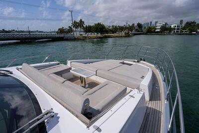  Azimut S7 Crimson  <b>Exterior Gallery</b>