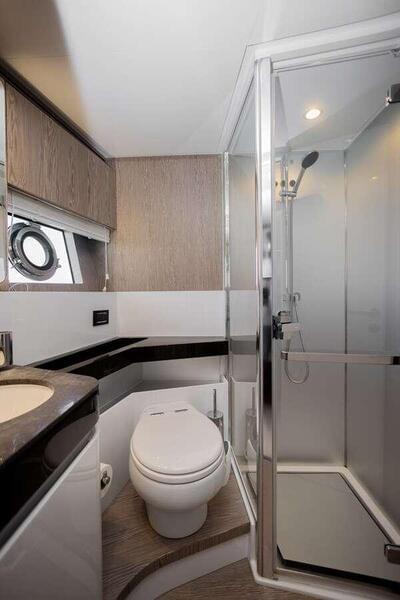 <b>Галерея интерьеров</b>  Azimut S7 Escape 