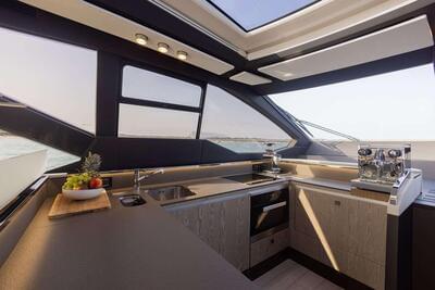 <b>Галерея интерьеров</b>  Azimut S7 Escape 